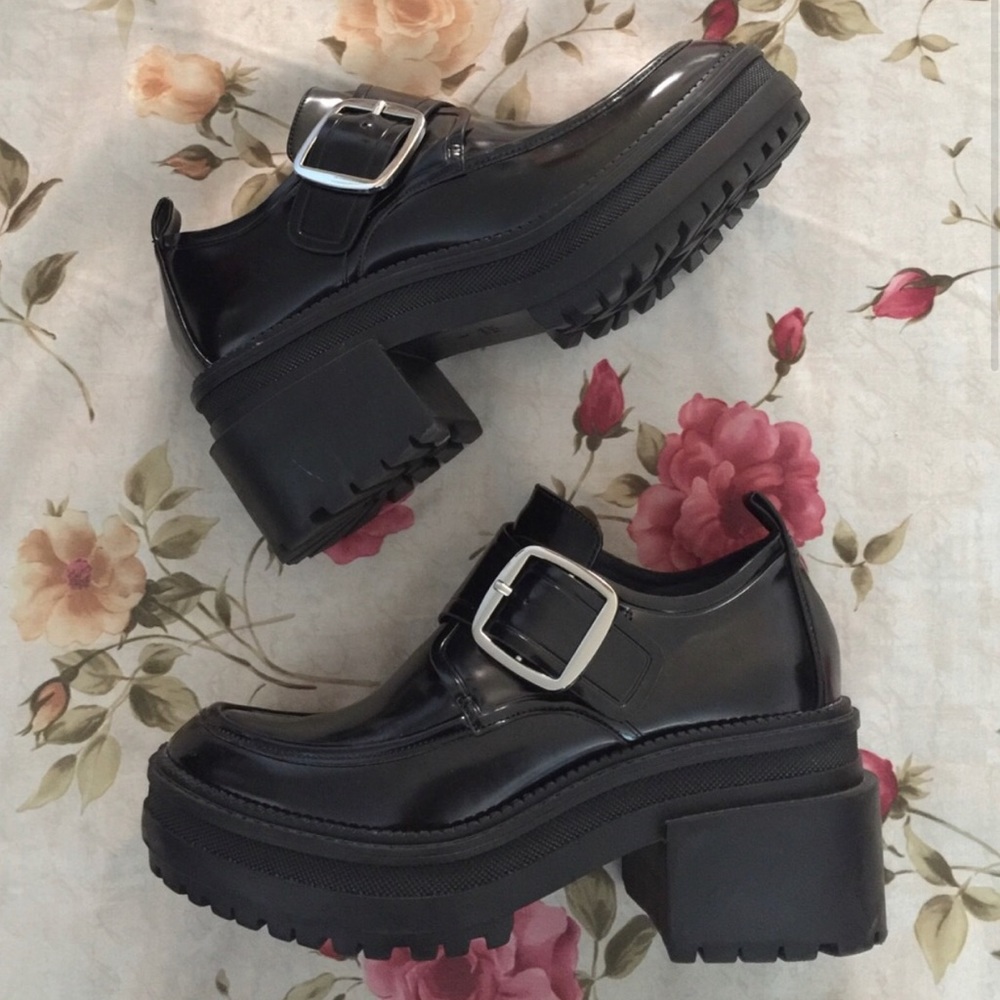 Zara Faux Pantene Leather Buckle Platforms